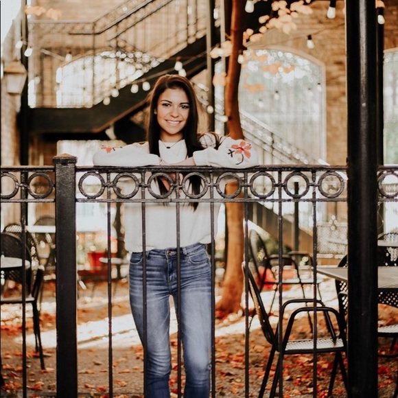 Meet your Posher, Tiffany - Picture 5 of 8